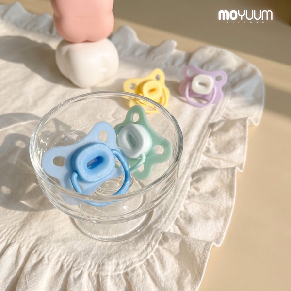Hình dáng ty ngậm có ảnh hưởng đến sự phát triển khoang miệng của trẻ không? Chọn đúng từ đầu để bé phát triển tự nhiên