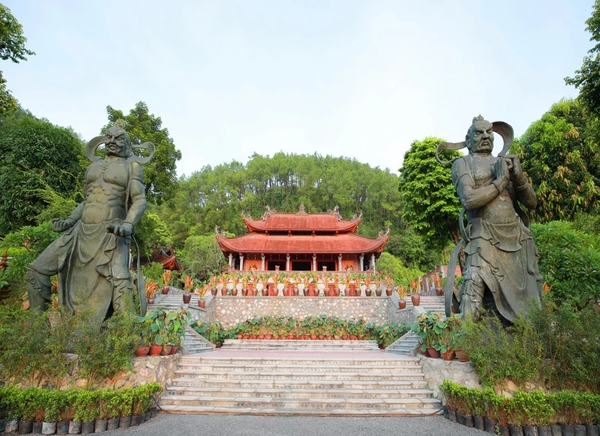Gạch Đại Hoàng - Sự Kết Hợp Tuyệt Vời Với Chùa Địa Tạng Phi Lai