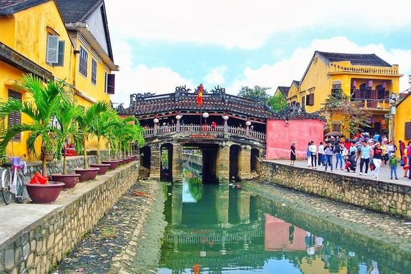 Khám phá phố cổ Hội An