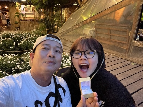 Cô gái 'cưa đổ' đồng nghiệp của bố