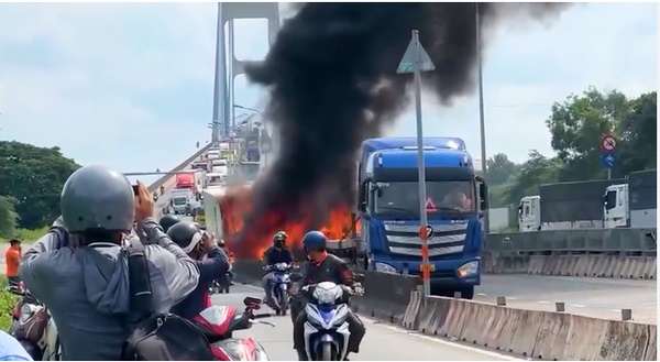 Tài xế ôtô tải: 'Xe hỏng phanh khi đổ dốc cầu Phú Mỹ nên tôi bất lực'