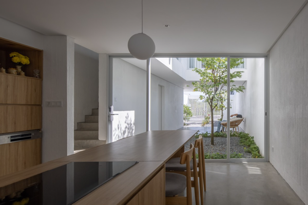 Nhà 3 tầng với cấu trúc đặc - rỗng đan xen, phí xây 1,7 tỷ đồng