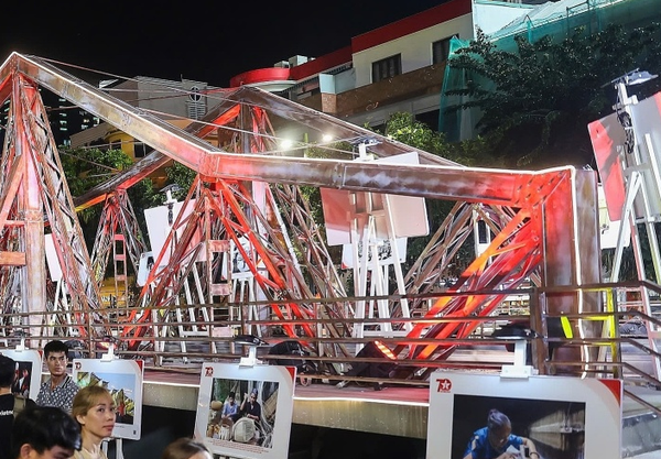 Cầu Long Biên, Tháp Bút được tái hiện ở phố đi bộ TP HCM