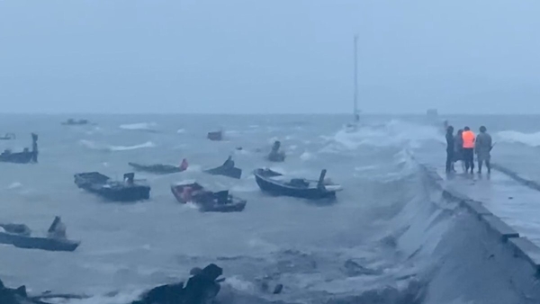 Hải Phòng, Quảng Ninh chống bão Prapiroon