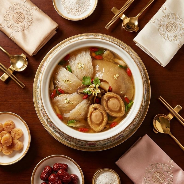 Súp Yến Sào Bào Ngư Vi Cá: Món Quà Tặng Sức Khỏe VIP Đẳng Cấp