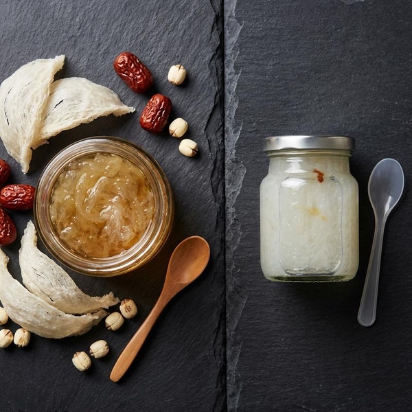 Yến Hũ Chưng Tươi Khác Gì So Với Yến Hũ Công Nghiệp?