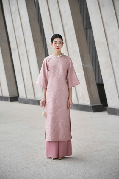 Áo Dài Kim Ngọc - AD suông gấm vân 3D cao cấp màu hồng( áo lẻ)