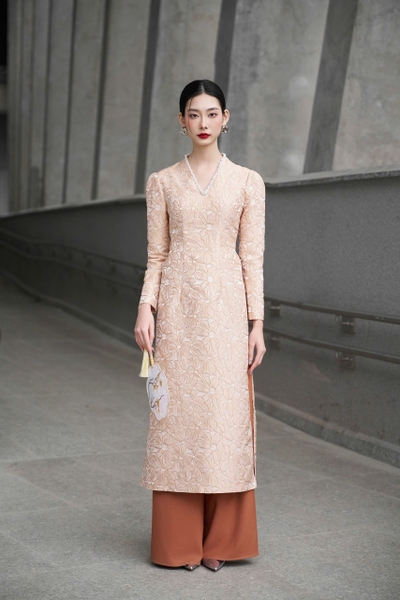 Áo dài Kim Châu - gấm vân hoa 3D (áo lẻ)