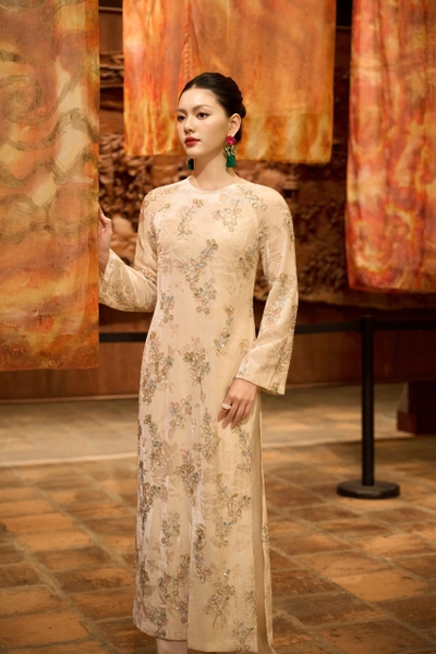 Áo dài NGỌC NHUNG  - kem