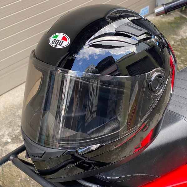 Mũ Bảo Hiểm Fullface AGU A138 – Màu Đen Bóng, Chính Hãng AGU Helmet