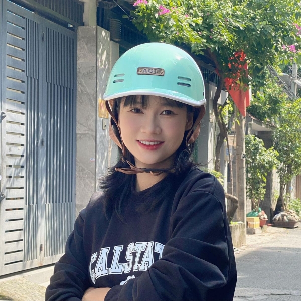 Mũ Bảo Hiểm AGU A39 Cá Heo – Màu Xanh Mint Bóng, Chuẩn Quatest 2 – Tặng Tai Gấu & Charm Tên