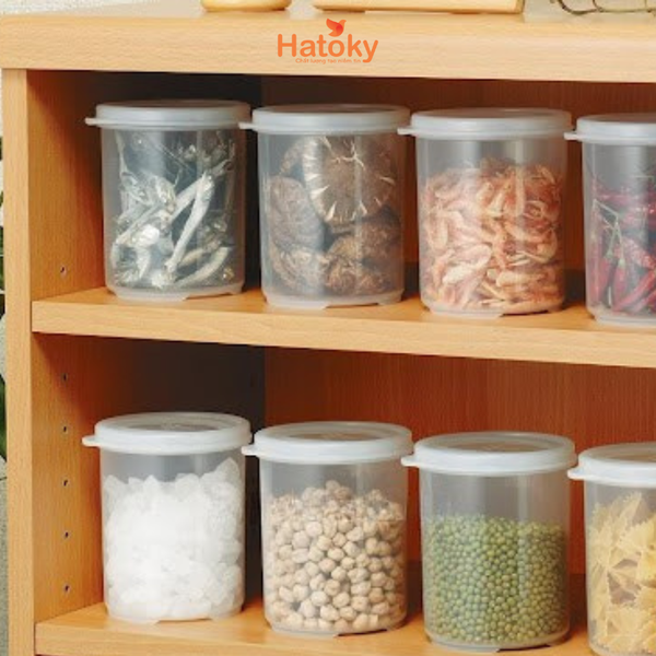 Hộp nhựa Inomata dáng cao tròn 570ml