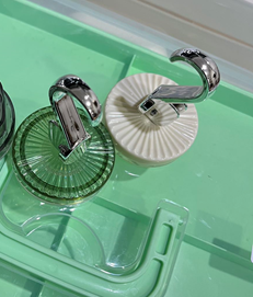 Móc dán tường chịu lực trong suốt