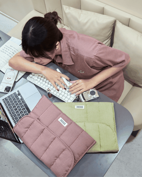 Quilted Plaid Laptop Sleeve - Rose-wood