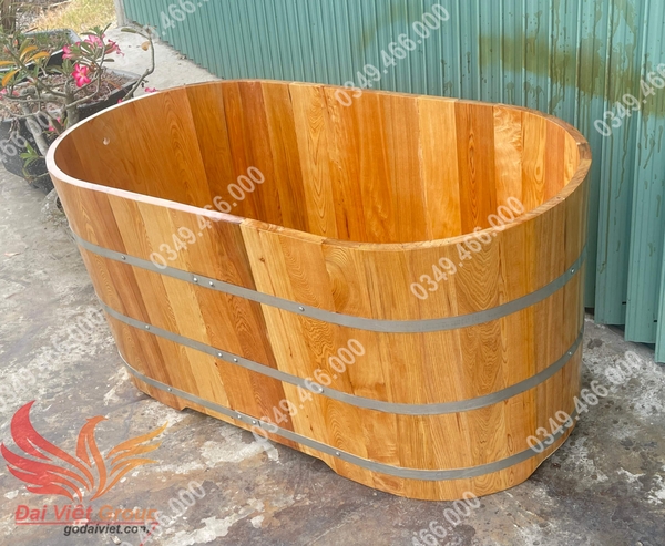 Bồn tắm bằng gỗ pơ mu