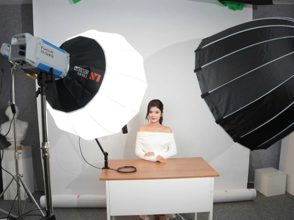 Cung cấp dịch vụ setup ánh sáng livestream chuyên nghiệp cho máy ảnh và điện thoại