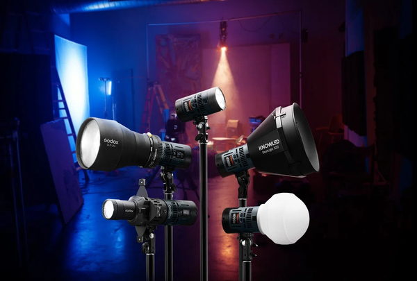 Đèn LED Godox RS60R CCT/HSI/RGBW/FX