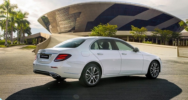 dong-xe-mercedes-benz-e-200