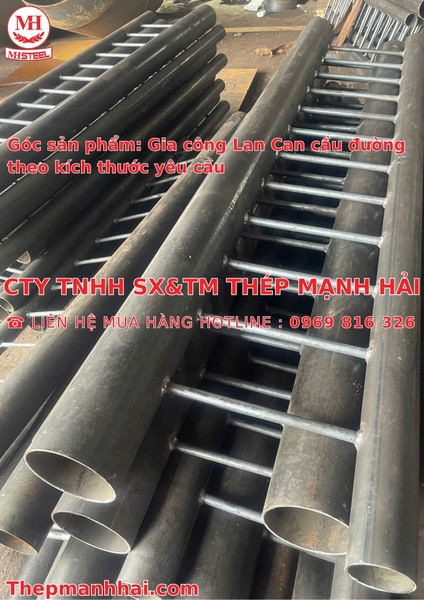 Gia công uốn kim loại làm lan can cầu đường tại Thép Mạnh Hải.