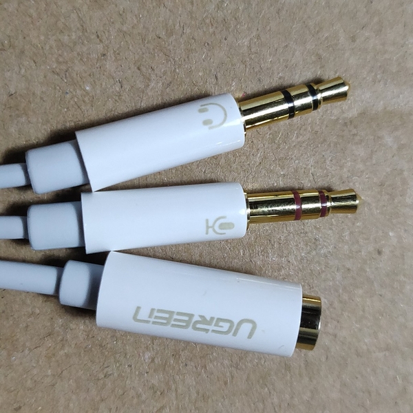 Cáp Chuyển 3 ly Âm sang 2 đầu 3 ly Dương Ugreen Mic & Phone