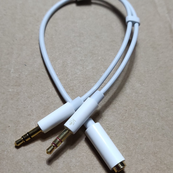 Cáp Chuyển 3 ly Âm sang 2 đầu 3 ly Dương Ugreen Mic & Phone