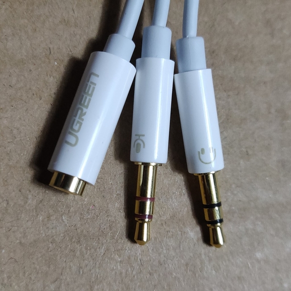 Cáp Chuyển 3 ly Âm sang 2 đầu 3 ly Dương Ugreen Mic & Phone
