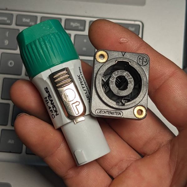 SPK S2 Xanh Lá và SPK Cái Vuông Nhựa