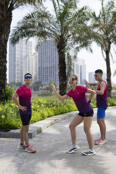 COMBO XSPOSTS 32: ÁO TÍM MỘNG MƠ + QUẦN BÓ CƠ XANH (TẶNG ĐAI CHẠY BỘ)