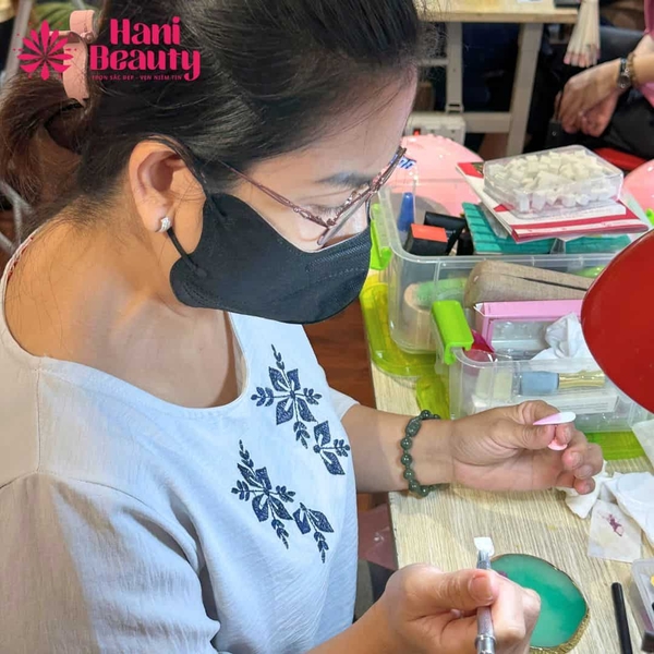 Cọ đắp bột hot trend bị xòe đầu do sử dụng và bảo quản sai cách