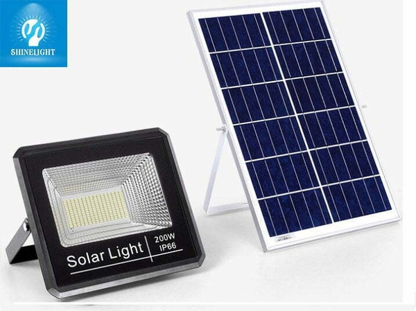Đèn pha năng lượng mặt trời SLDPNL 200W vỏ đen, chip LED trắng, cạnh tấm pin mặt trời khung trắng có chân đỡ