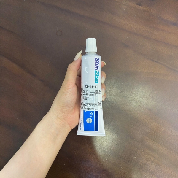 Keo dán gia dụng ke45w-100 hãng sản xuất shinetsu