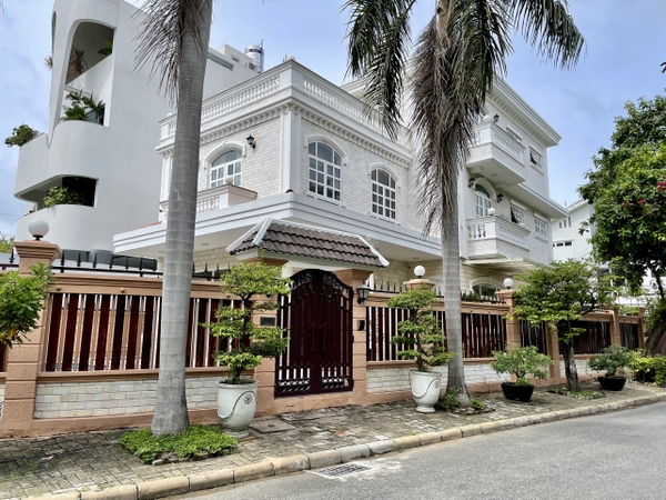 VILLA NAM THÔNG HỒ BƠI RIÊNG