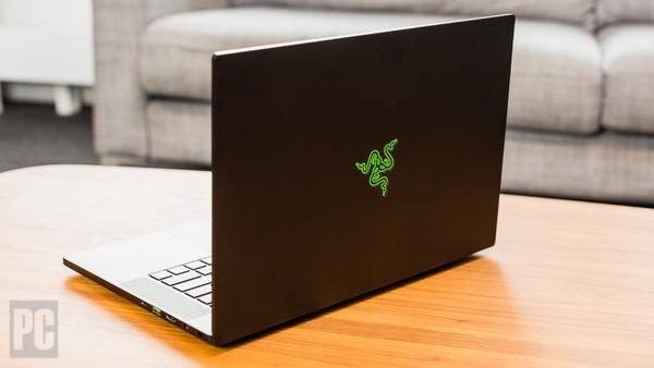 Razer Blade 15 Advanced 2019 RZ09-0301 Mercury White - i7 9750H RTX2070 FHD 15.6 inch 144Hz