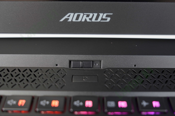 [Laptop Gaming cũ] Gigabyte Aorus 15P - Core i7 11800H RAM 16GB NVIDIA RTX 3080 FHD 15.6inch 240Hz