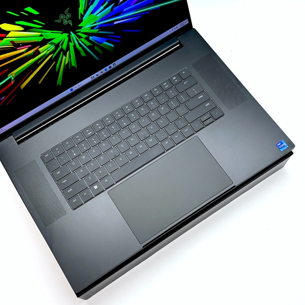 Laptop Razer Blade 18 - Core i9 13950HX RAM 16GB Nvidia RTX 4060 18 inch QHD+ 240Hz