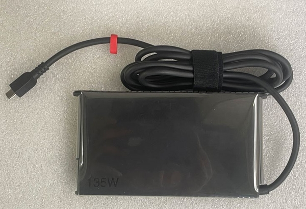 Sạc Lenovo 135W Oval chân USB vàng