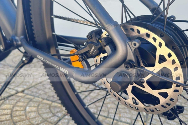 Phanh xe đạp trợ lực điện không ăn có thể do má phanh và moay ơ không khớp nhau