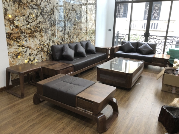 san-pham-sofa-va-ban-an-nha-anh-binh-o-hoang-cau