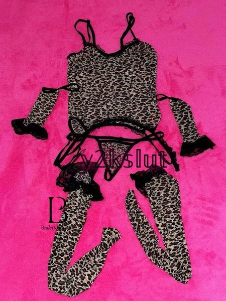 [🐆 CHE TÊN - HOẢ TỐC - TẶNG CÀI] S1342 Elusive Beauty 🐆 Set Bộ đồ ngủ da beo kèm phụ kiện Bralettehousevn