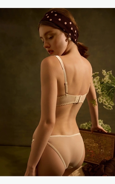 Bộ đồ lót cao cấp có mút Crocus Set tôn dáng kiểu Pháp sang trọng nữ tính Bralettehousevn