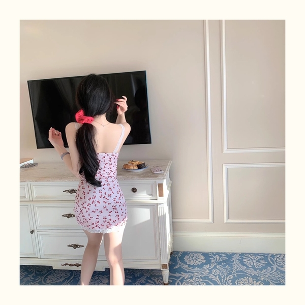 Đầm váy ngủ nữ cao cấp Yumeow Dress S2162 in cherry loại 1 phối ren phong cách tiểu thư Bralettehousevn
