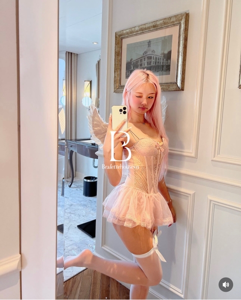 Đầm váy nữ 𝐒𝟐𝟎𝟕𝟒 𝐁𝐎𝐑𝐀 𝐂𝐎𝐑𝐒𝐄𝐓 phong cách balletcore dáng corset có xương định hình phối bèo thiên thần tiểu thư nữ tính Bralettehousevn