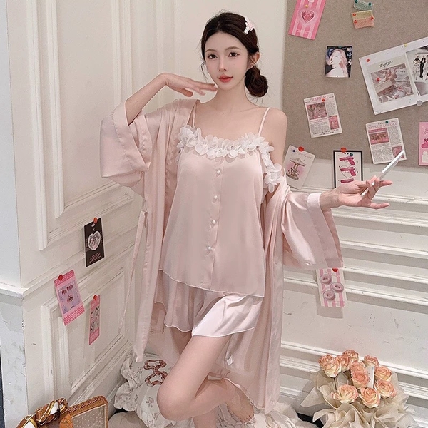 Set đồ ngủ 2 dây satin Anisa Set S2410 phối hoa nổi kèm quần short tiểu thư sang chảnh Bralettehousevn