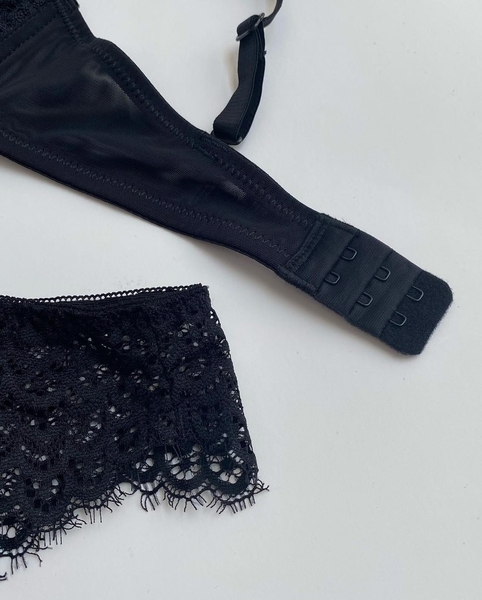 Bộ đồ lót Milly Set S2341 có gọng mút dày push up tạo form chất ren kèm quần lọt khe Bralettehousevn