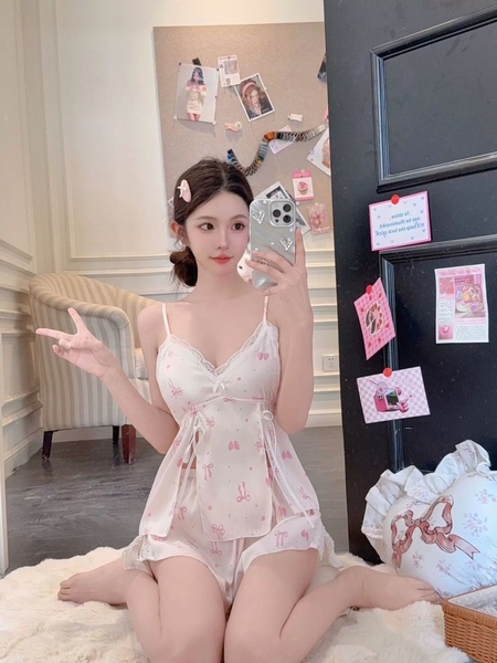Set đồ ngủ 2 dây satin Lindo Set cột dây có mút sẵn nổi kèm quần short tiểu thư sang chảnh Bralettehousevn