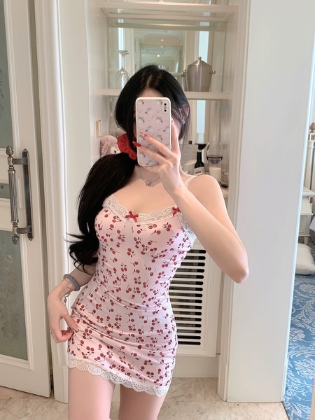 Đầm váy ngủ nữ cao cấp Yumeow Dress S2162 in cherry loại 1 phối ren phong cách tiểu thư Bralettehousevn