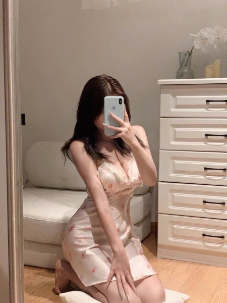 Đầm váy ngủ satin cao cấp Blomma Dress S2630 in hoa mềm mại phối ren sang trọng nữ tính Bralettehousevn