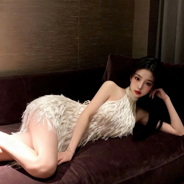 Đầm váy ngủ cổ yếm Fila Dress S2647 tua rua bắt sáng xẻ tà gợi cảm nữ tính kiêu sa Bralettehousevn