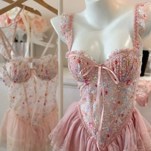 Đầm váy nữ Lux Corset S2439 phối hoa phong cách balletcore dáng corset có xương định hình phối bèo thiên thần tiểu thư nữ tính Bralettehousevn