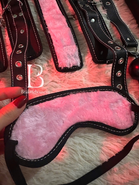 [18++] Bộ phụ kiện tình yêu Hardy Set PK2330 cao cấp da PU phối lông mềm 8 món phiên bản giới hạn Bralettehousevn